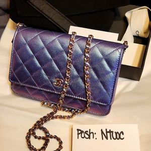Excellent almost like new 22P Chanel Classic Wallet on Chain Iridescent